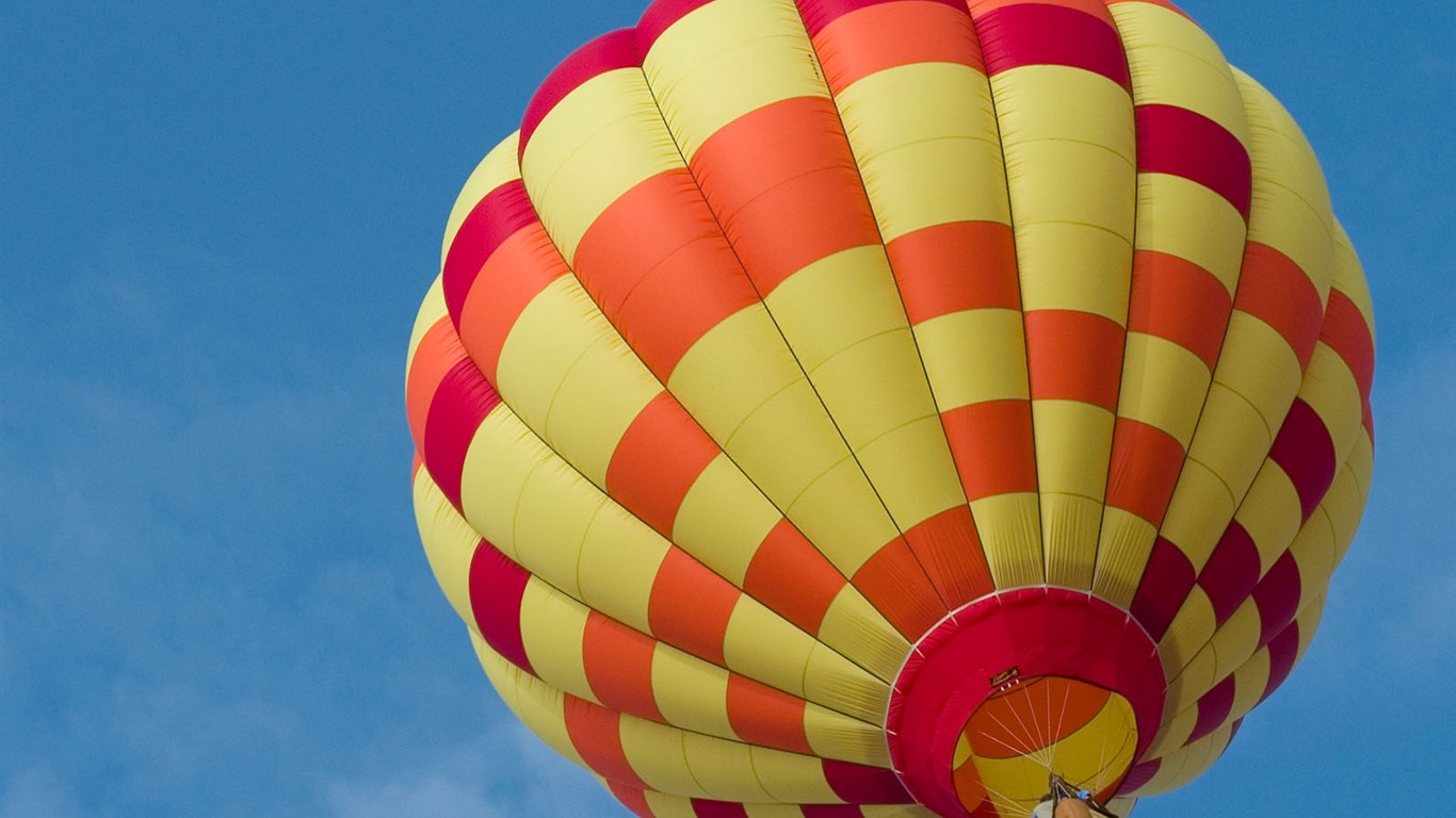 Hot air balloon wallpaper #9 - 1366x768