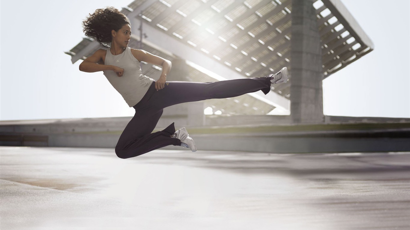 Leisure Sports Women Wallpapers #6 - 1366x768