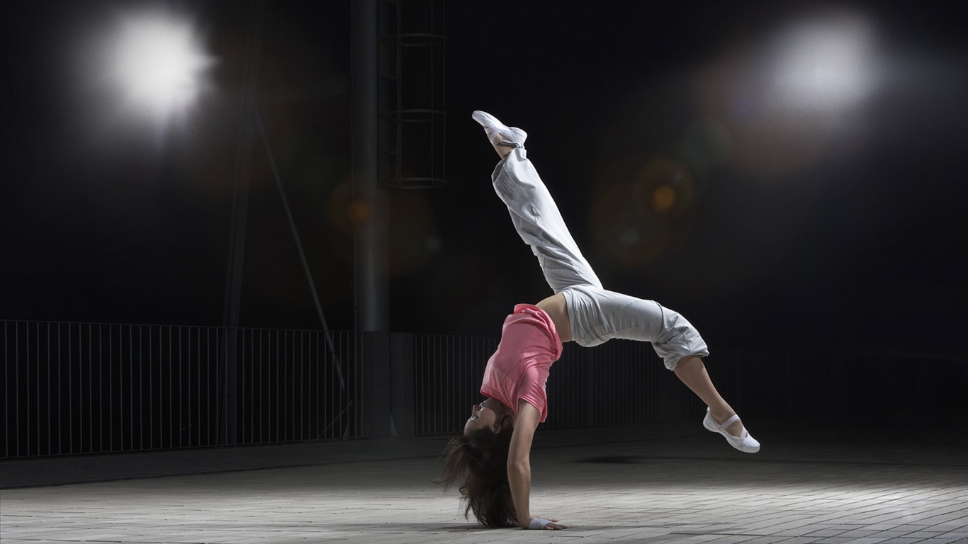 Leisure Sports Women Wallpapers #19 - 1366x768