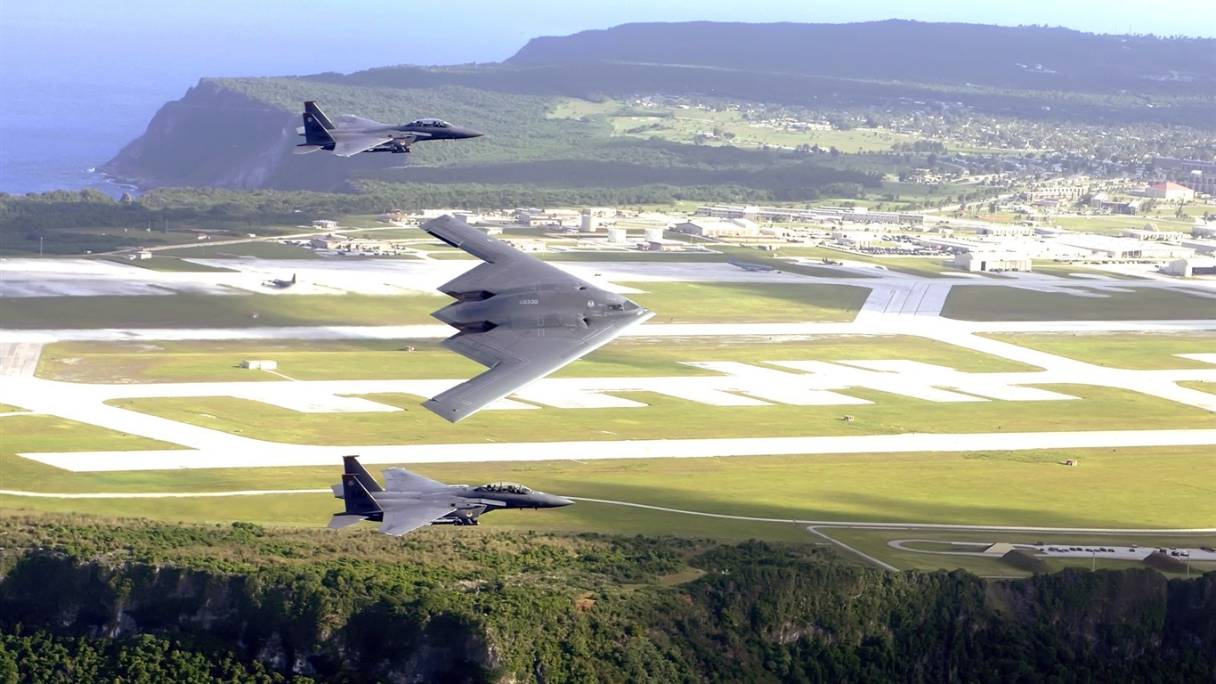 寬屏軍用飛機壁紙 #5 - 1366x768