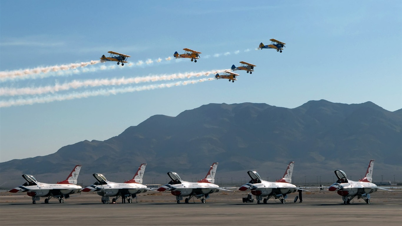 寬屏軍用飛機壁紙 #10 - 1366x768