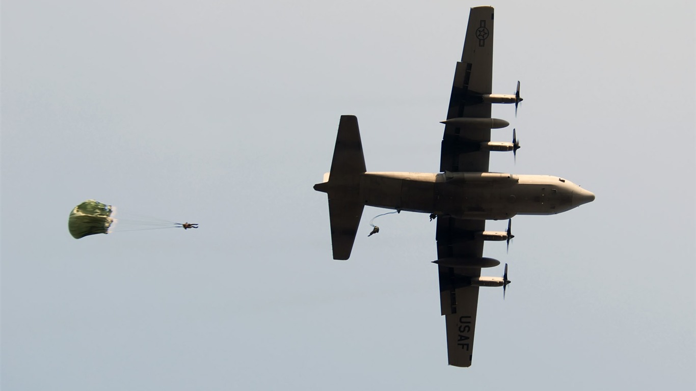 寬屏軍用飛機壁紙 #14 - 1366x768