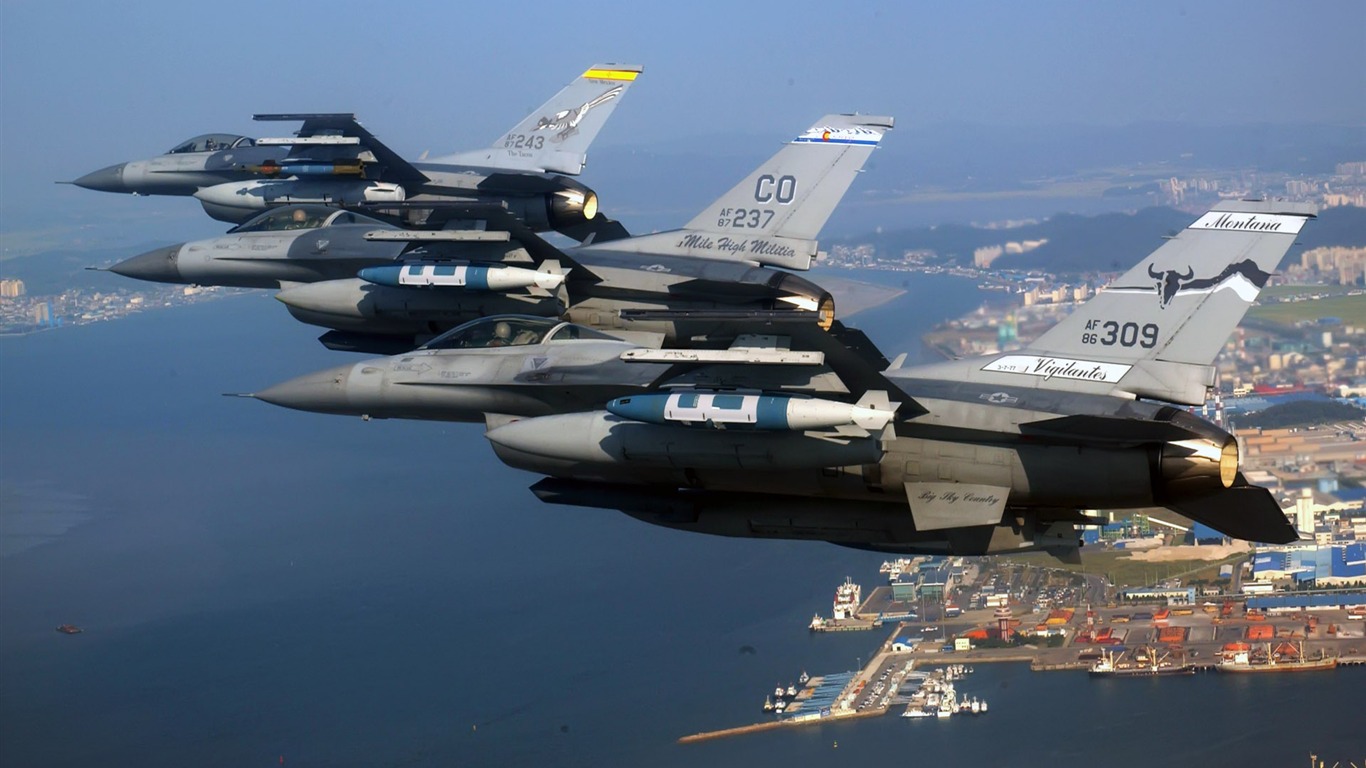 寬屏軍用飛機壁紙 #20 - 1366x768