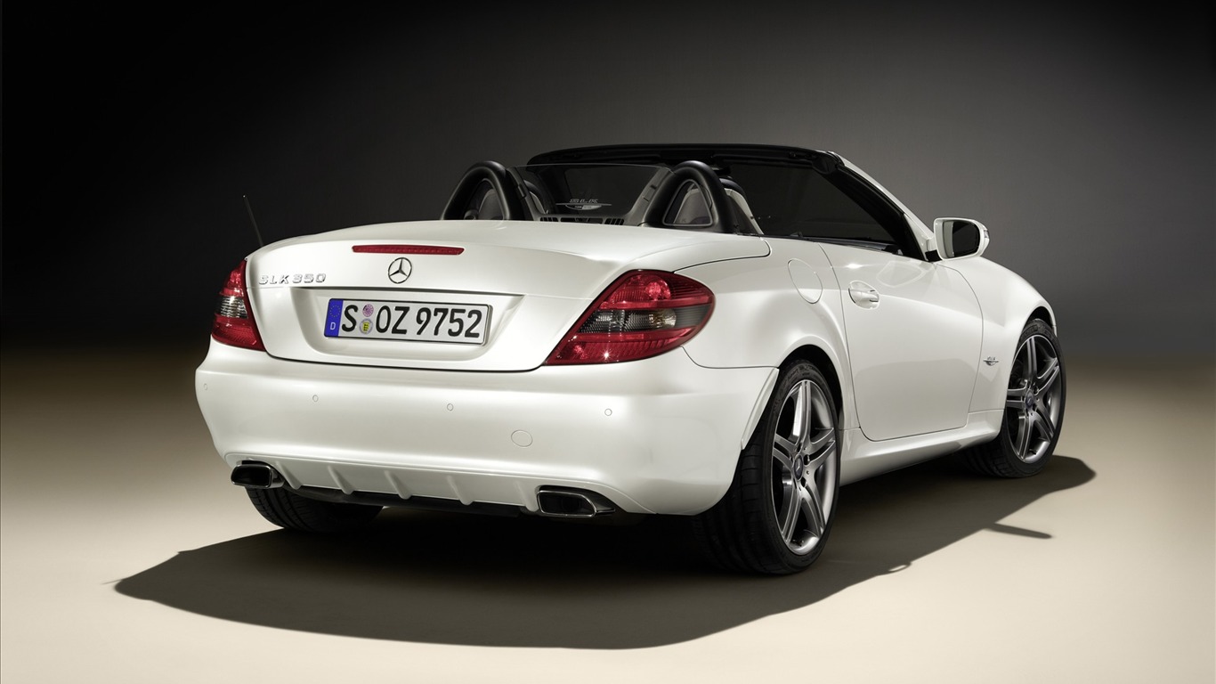 Widescreen Wallpaper Collection luxury car #5 - 1366x768