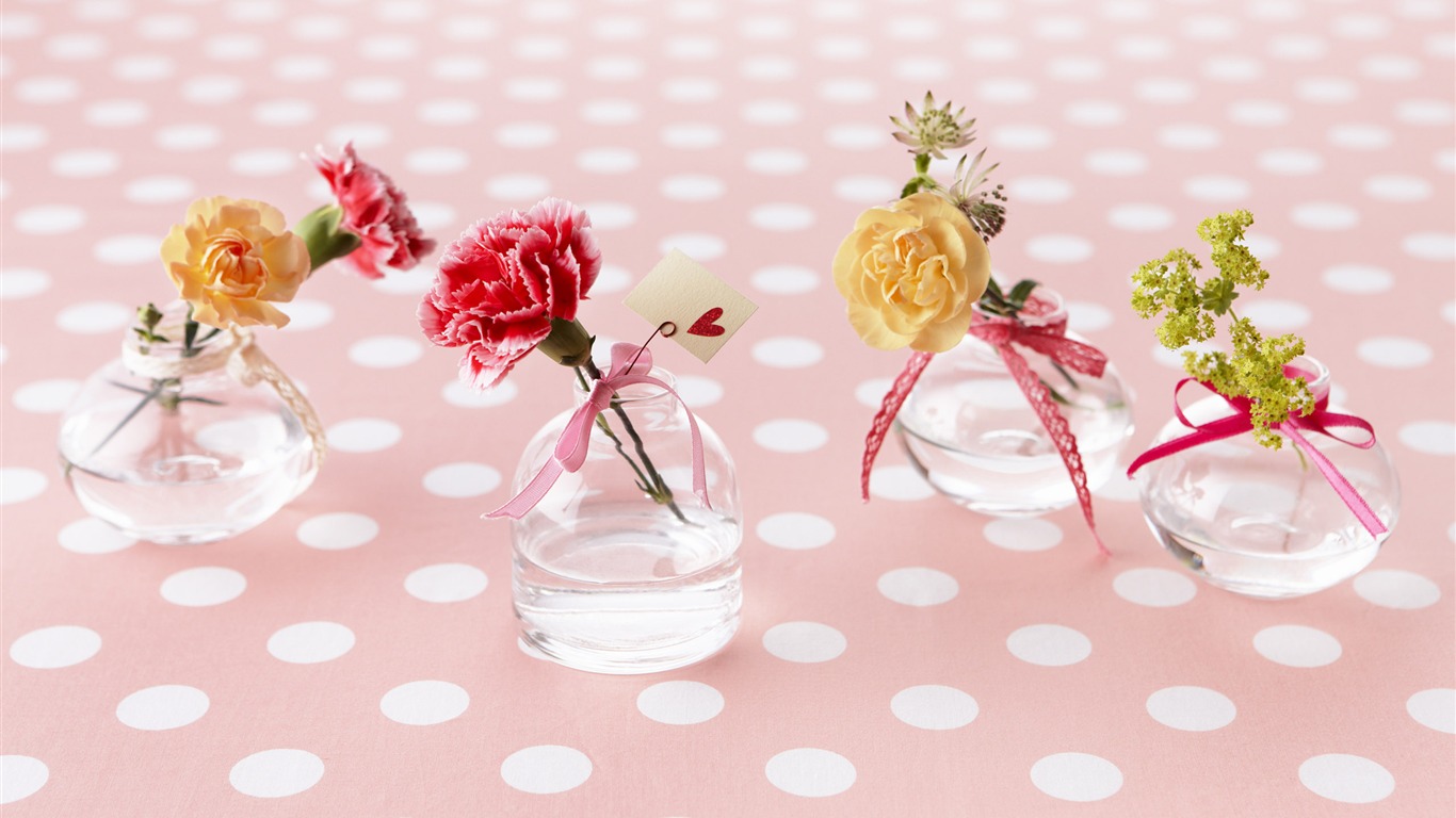 Flowers Gifts HD Wallpapers (1) #2 - 1366x768