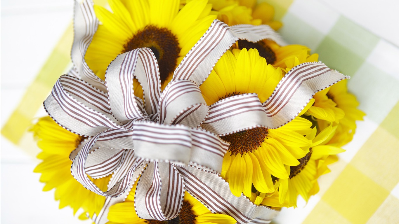 Blumen Geschenke HD Wallpaper (1) #4 - 1366x768