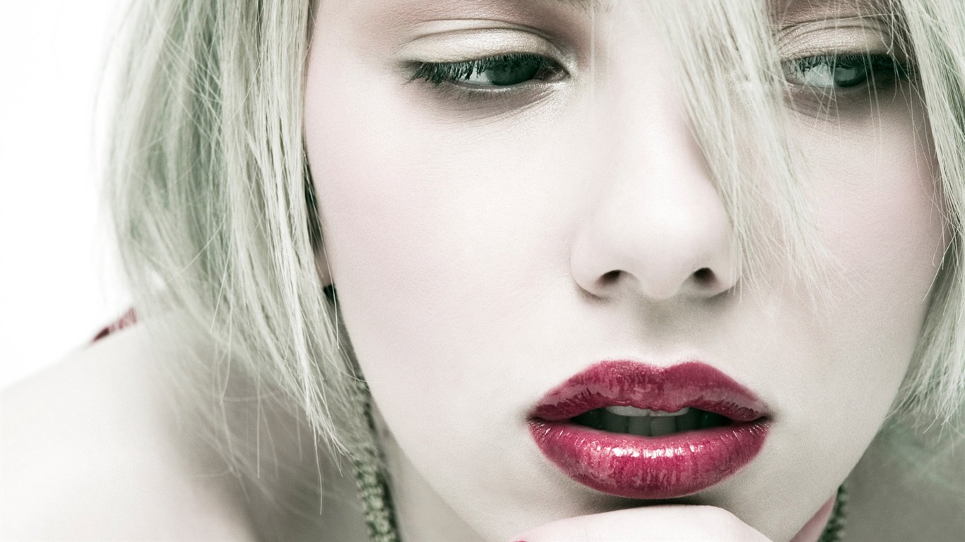 Širokoúhlé tapety herečka model (4) #15 - 1366x768