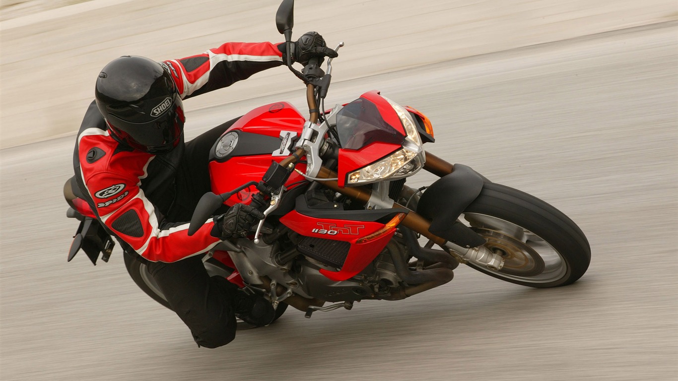 Turn Motocykl Tapeta Kolekce #30 - 1366x768