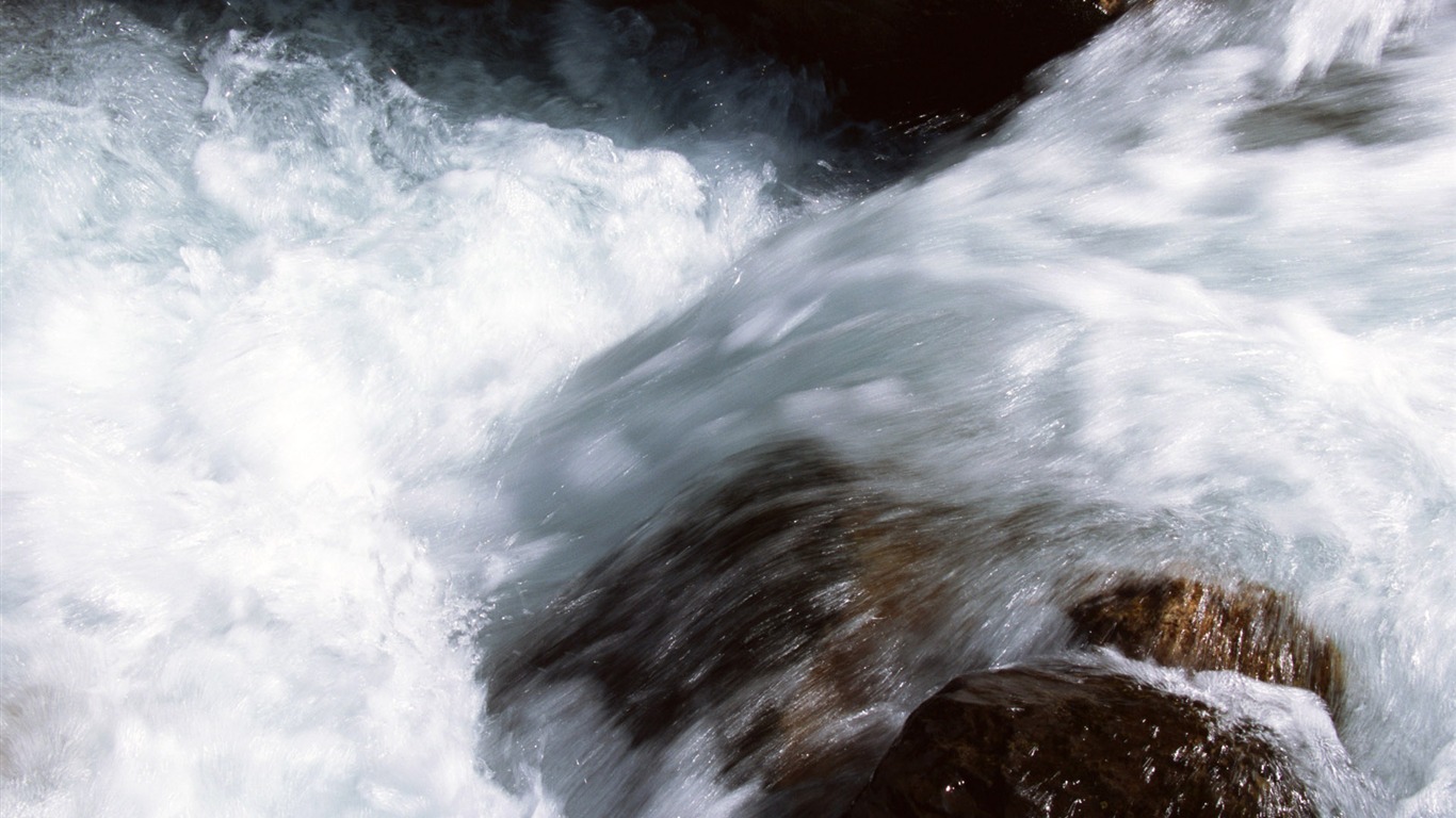 滝は、HD画像ストリーム #5 - 1366x768
