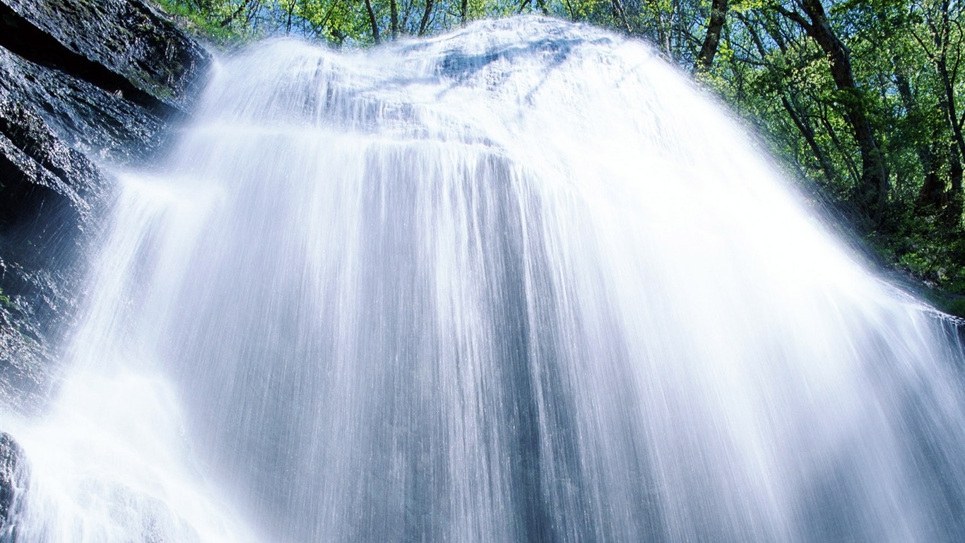滝は、HD画像ストリーム #33 - 1366x768