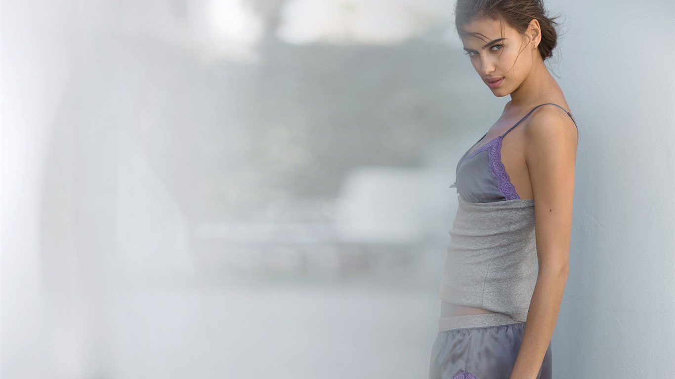 Supermodelka Irina Sheik Tapety Album (1) #15 - 1366x768