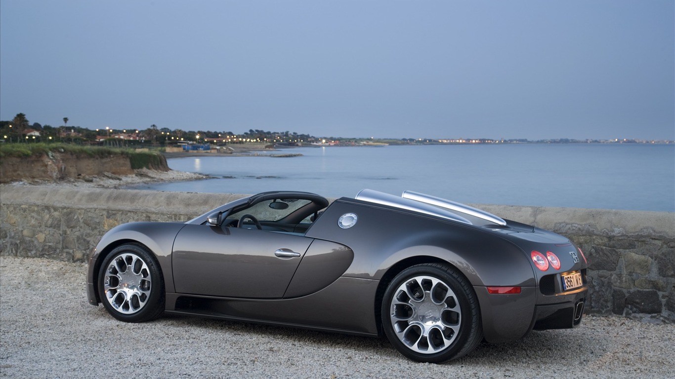 Bugatti Veyron Wallpaper Album (3) #6 - 1366x768