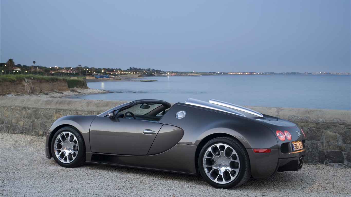 Bugatti Veyron Wallpaper Album (3) #6 - 1366x768