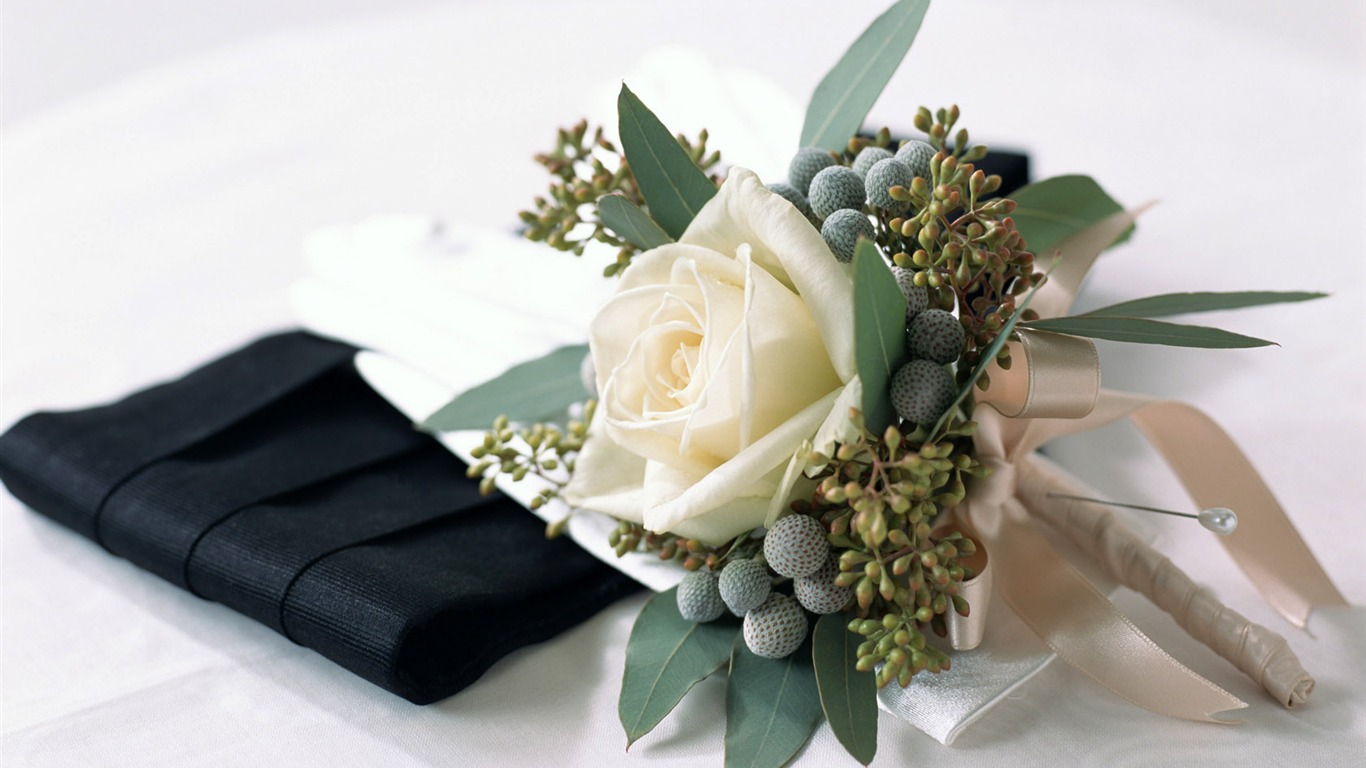 Flowers Widescreen Wallpaper #27 - 1366x768