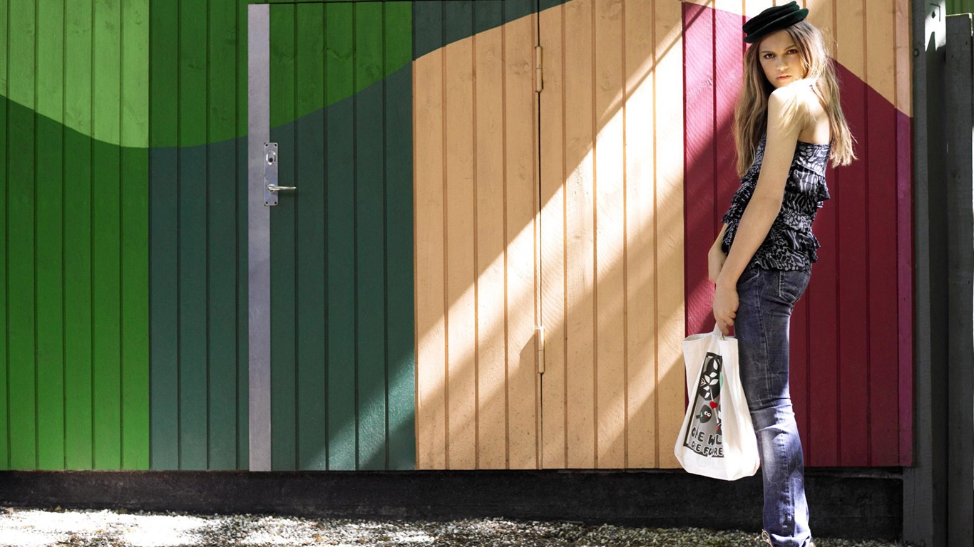 Ichi Campaigns beautiful wallpapers (1) #16 - 1366x768
