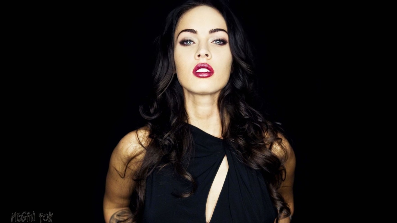 Megan Fox hermoso fondo de pantalla #15 - 1366x768