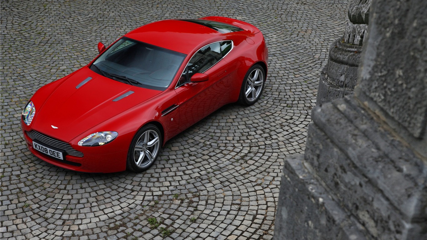 Aston Martin 阿斯頓·馬丁 壁紙(一) #12 - 1366x768