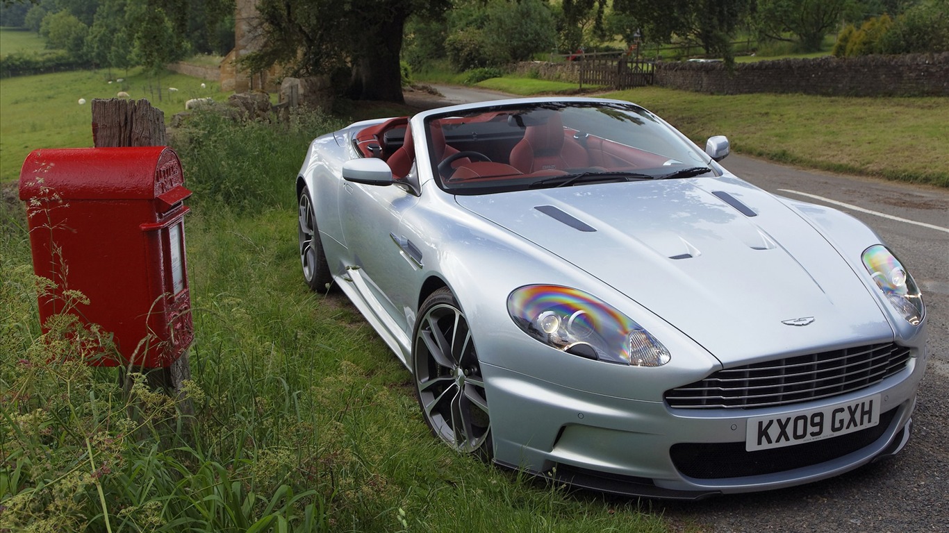 Aston Martin 阿斯頓·馬丁 壁紙(一) #13 - 1366x768