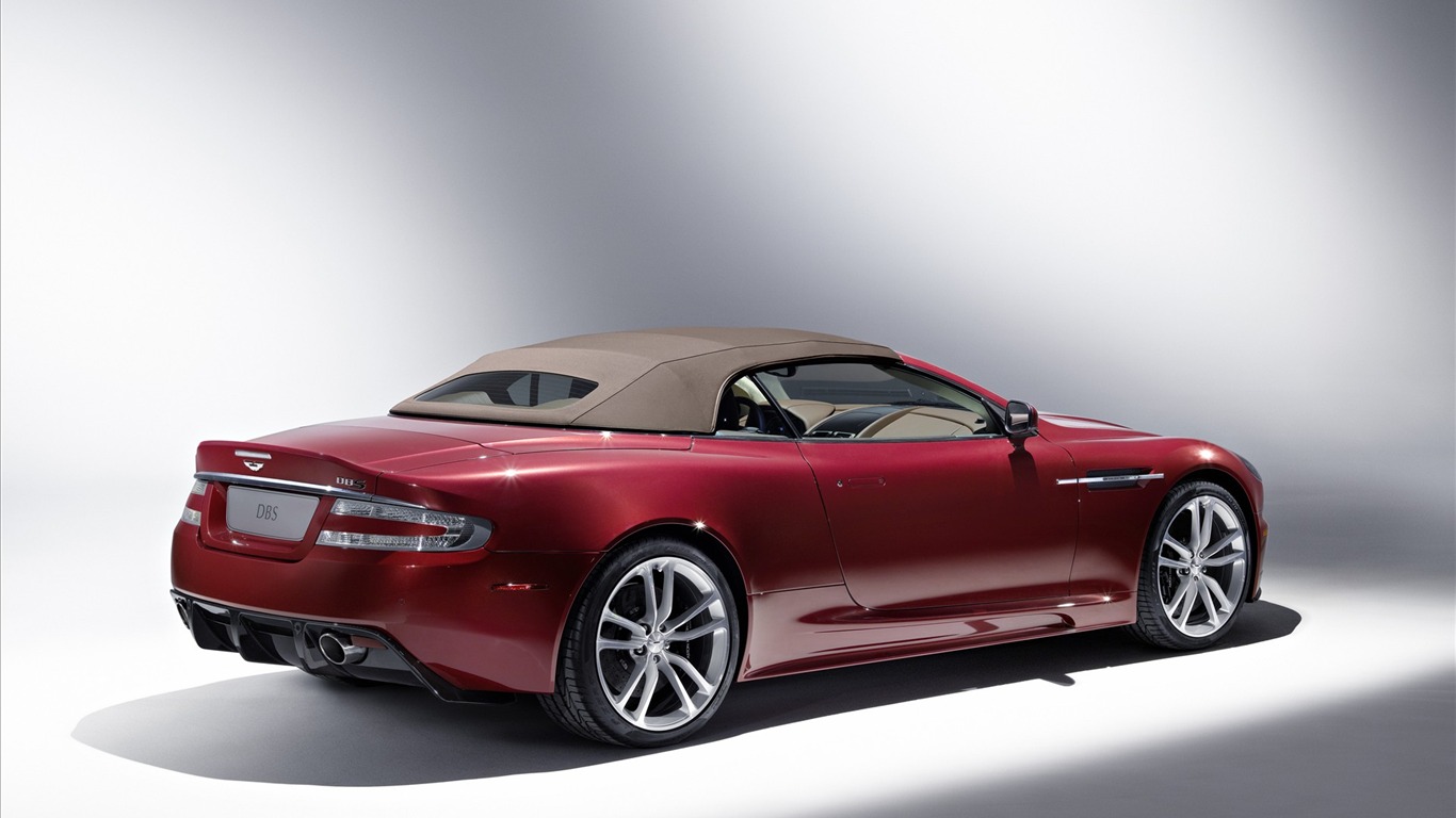 Aston Martin 阿斯顿·马丁 壁纸(三)3 - 1366x768