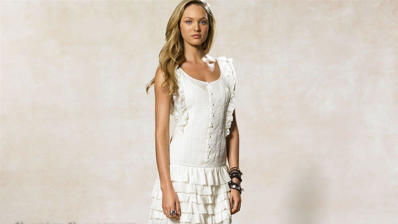 Candice Swanepoel krásnou tapetu #27 - 1366x768