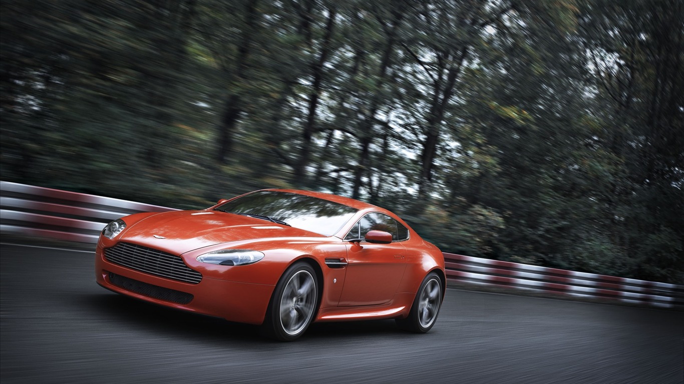 Aston Martin 阿斯顿·马丁 壁纸(四)4 - 1366x768