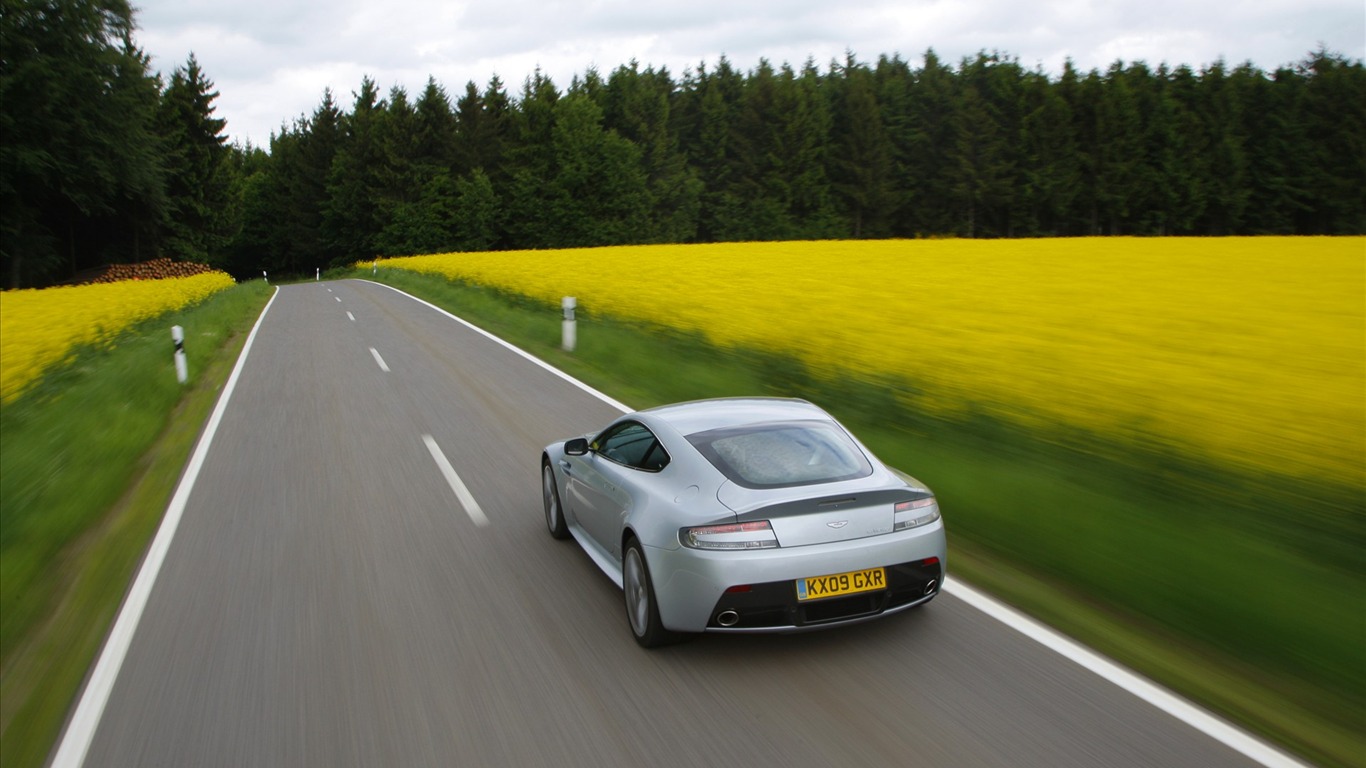Aston Martin 阿斯頓·馬丁 壁紙(四) #16 - 1366x768