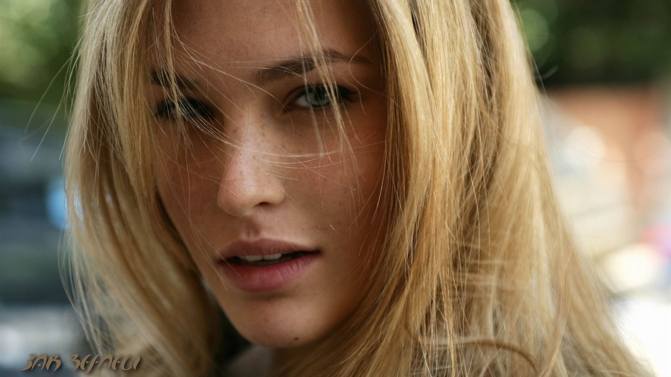 Bar Refaeli hermoso fondo de pantalla #3 - 1366x768