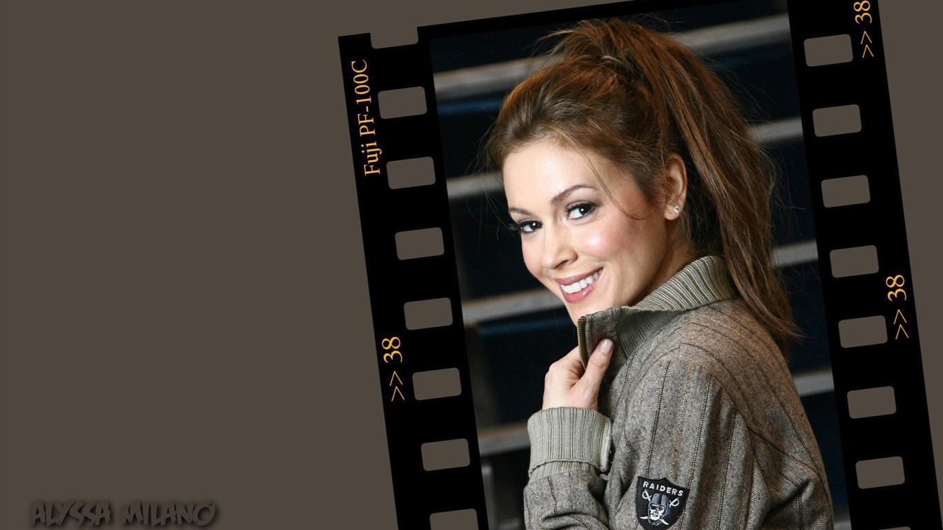 Alyssa Milano krásnou tapetu #9 - 1366x768