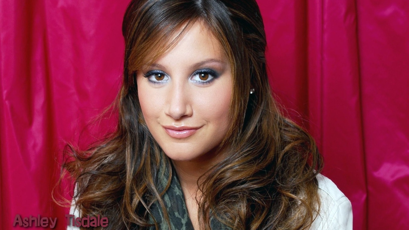 Ashley Tisdale 阿什丽·提斯代尔 美女壁纸(二)35 - 1366x768