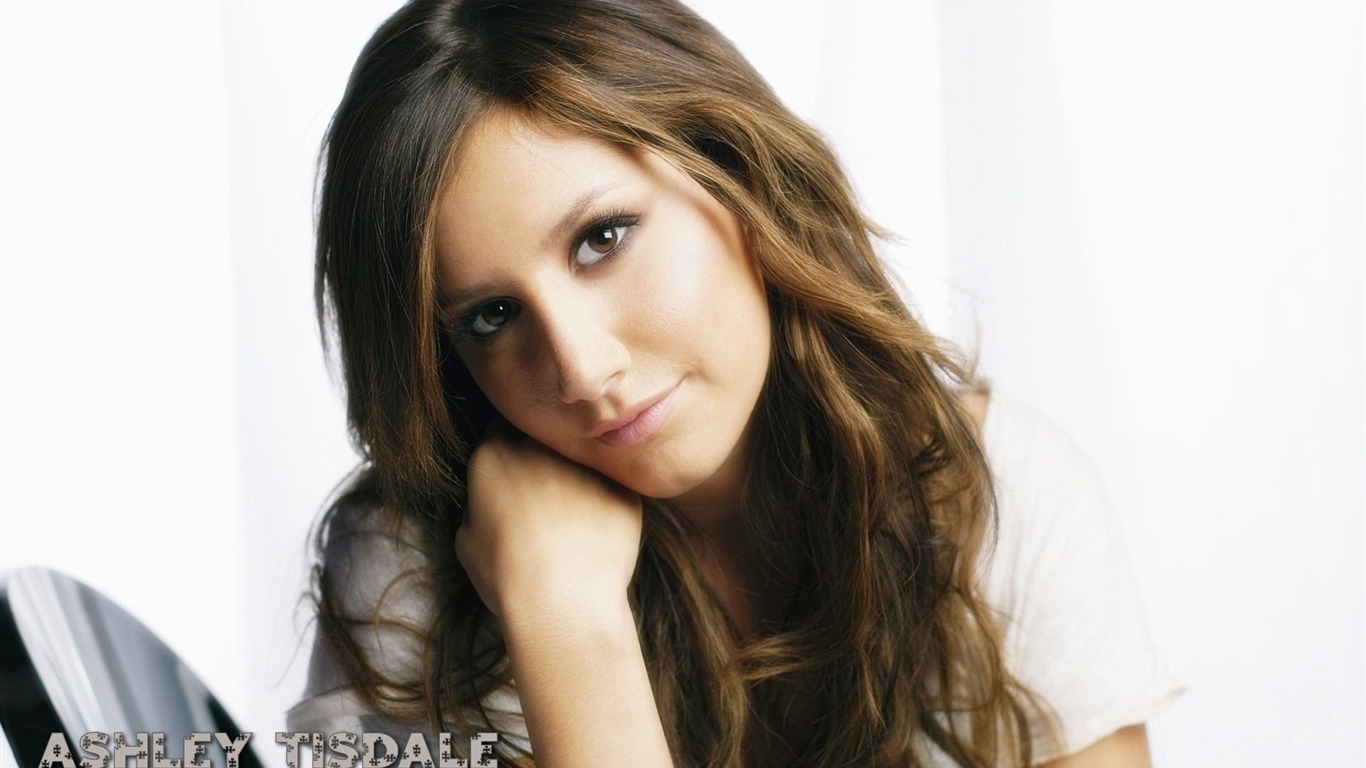 Ashley Tisdale 阿什丽·提斯代尔 美女壁纸(三)9 - 1366x768