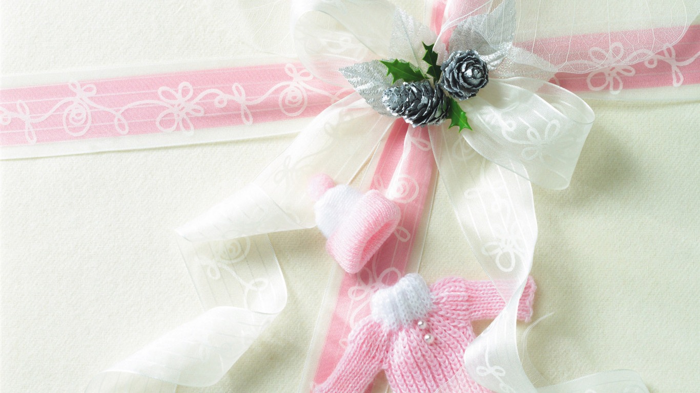 Gift decoration wallpaper (3) #8 - 1366x768