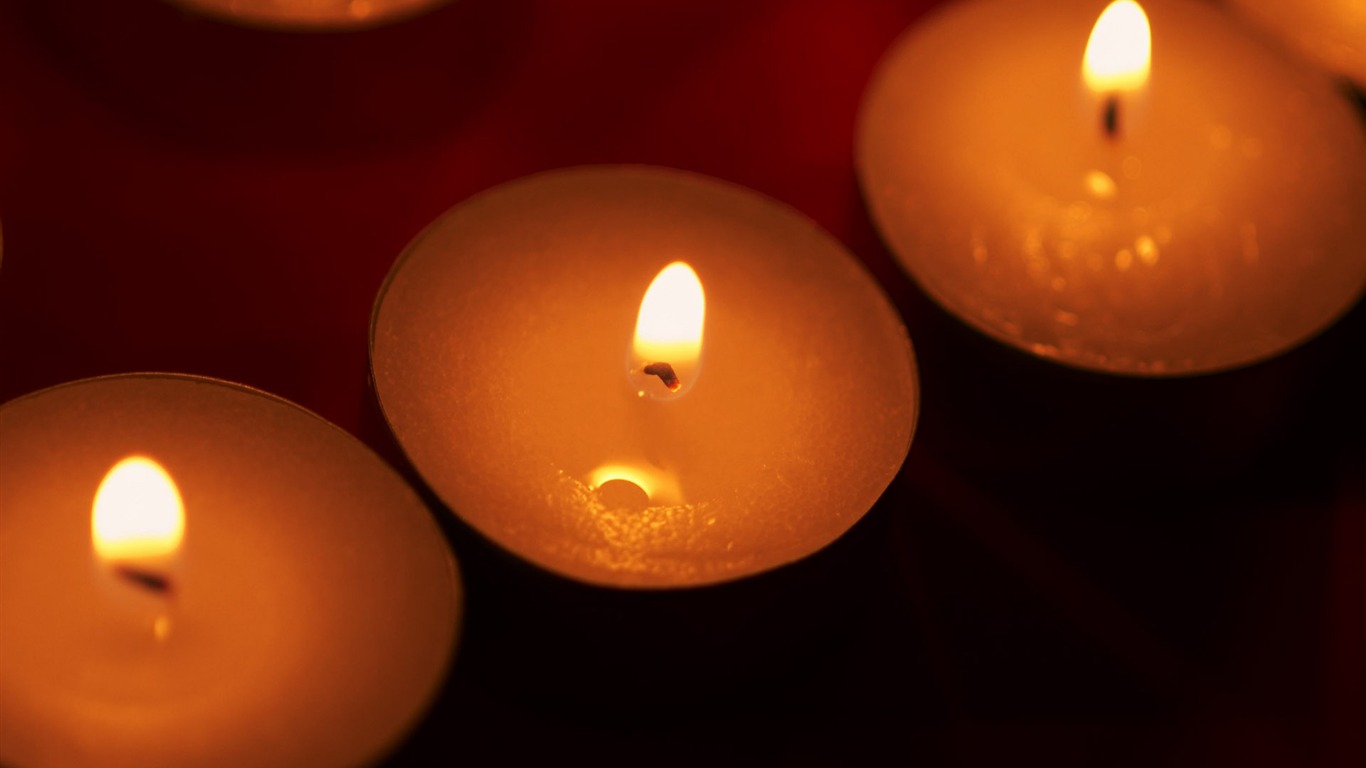 Candlelit wallpaper (1) #2 - 1366x768