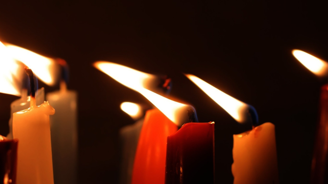 Candlelit wallpaper (1) #4 - 1366x768