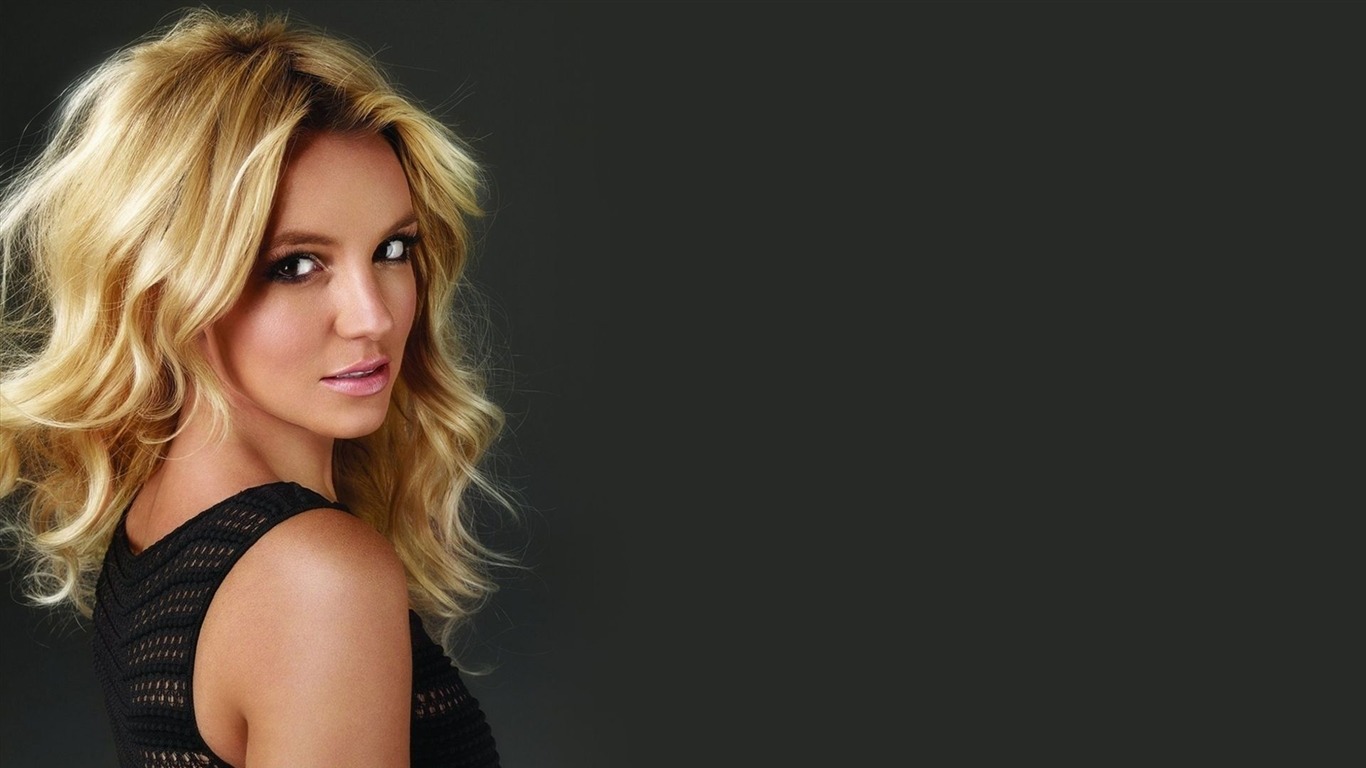 Fond d'écran Britney Spears belle #3 - 1366x768