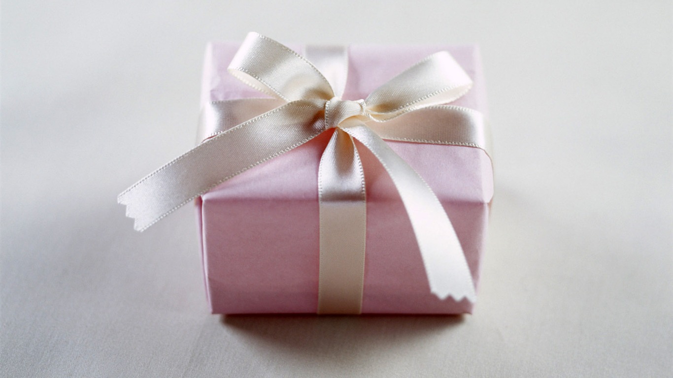 Gift wallpapers (1) #11 - 1366x768