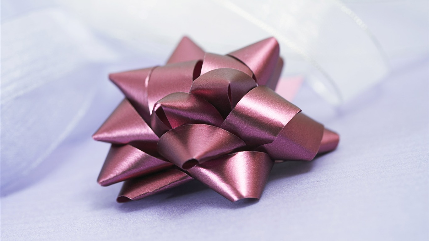 Gift decoration wallpaper (5) #19 - 1366x768