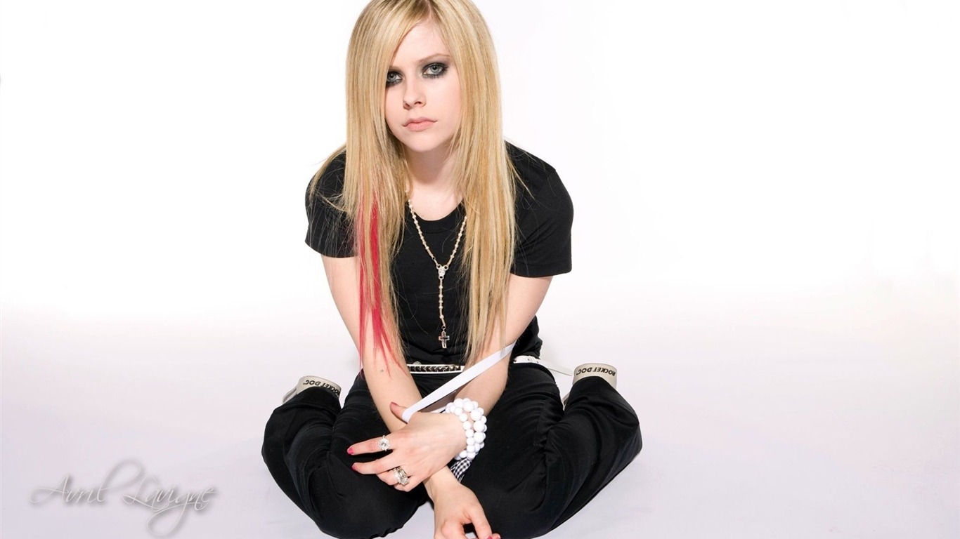Avril Lavigne 艾薇儿·拉维妮 美女壁纸2 - 1366x768
