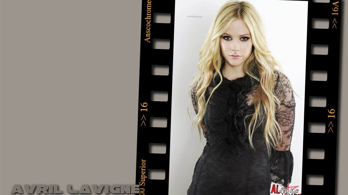 Avril Lavigne 艾薇儿·拉维妮 美女壁纸6 - 1366x768