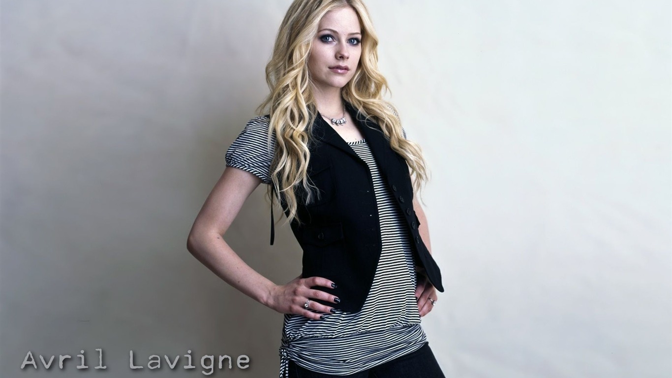Avril Lavigne 艾薇儿·拉维妮 美女壁纸11 - 1366x768