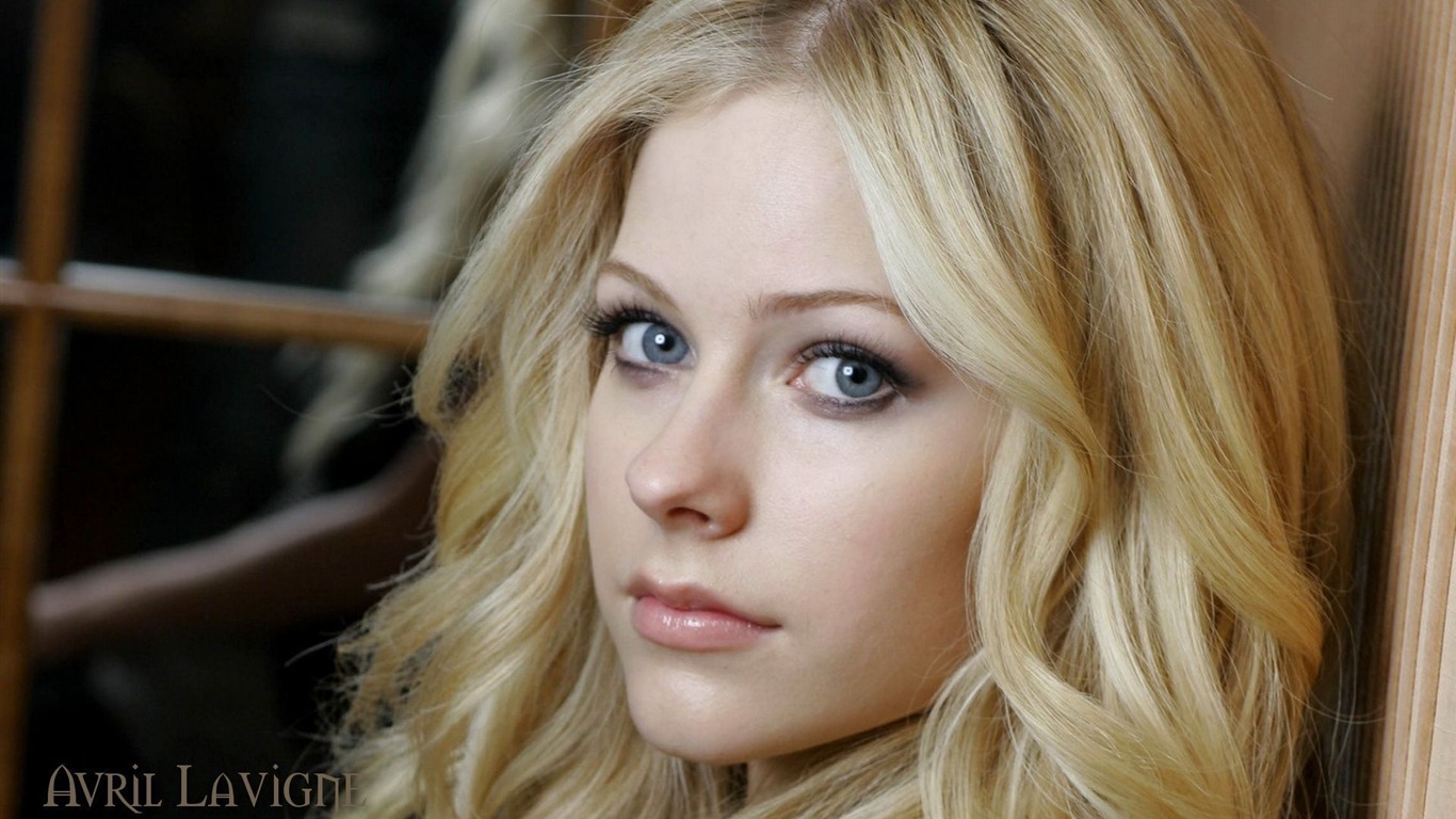 Avril Lavigne schöne Tapete #14 - 1366x768