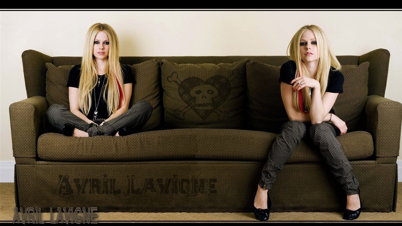 Avril Lavigne krásnou tapetu #17 - 1366x768