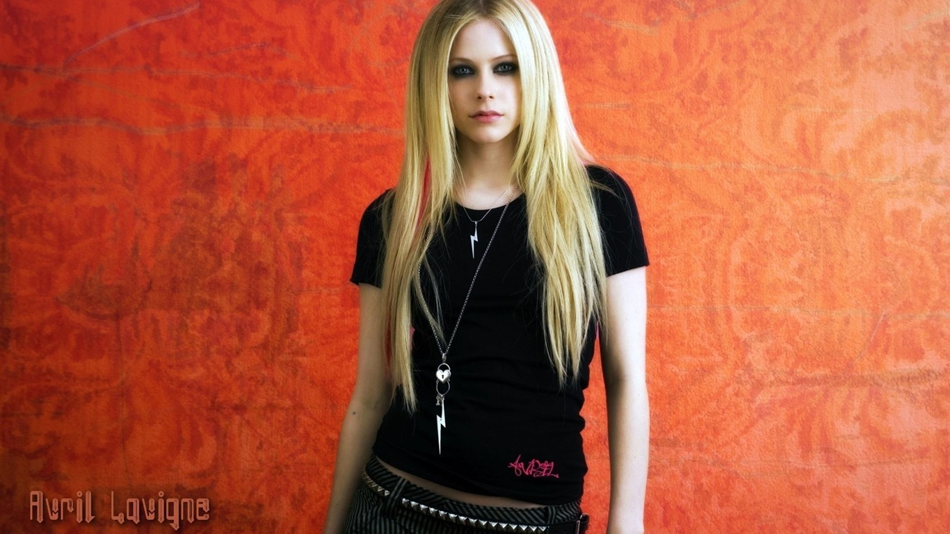 Avril Lavigne 艾薇儿·拉维妮 美女壁纸19 - 1366x768