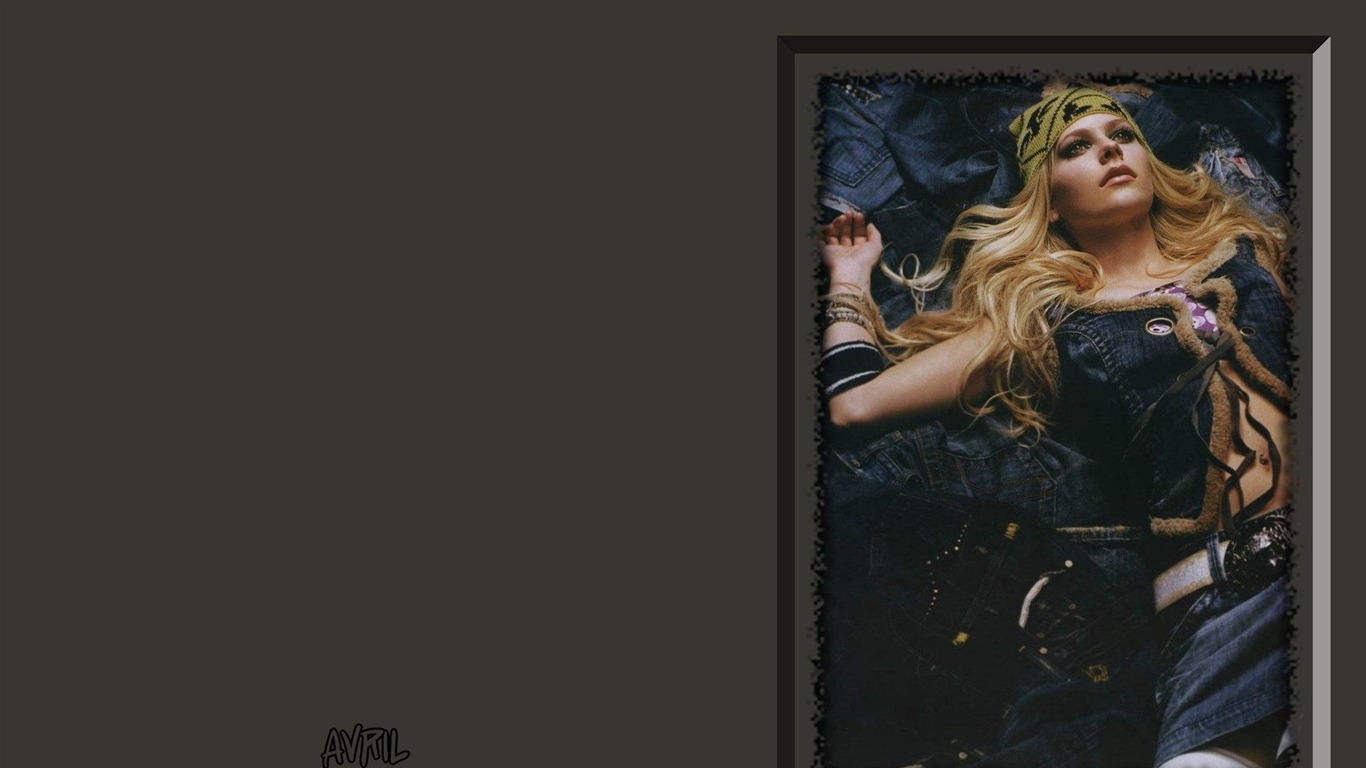 Avril Lavigne 艾薇儿·拉维妮 美女壁纸23 - 1366x768