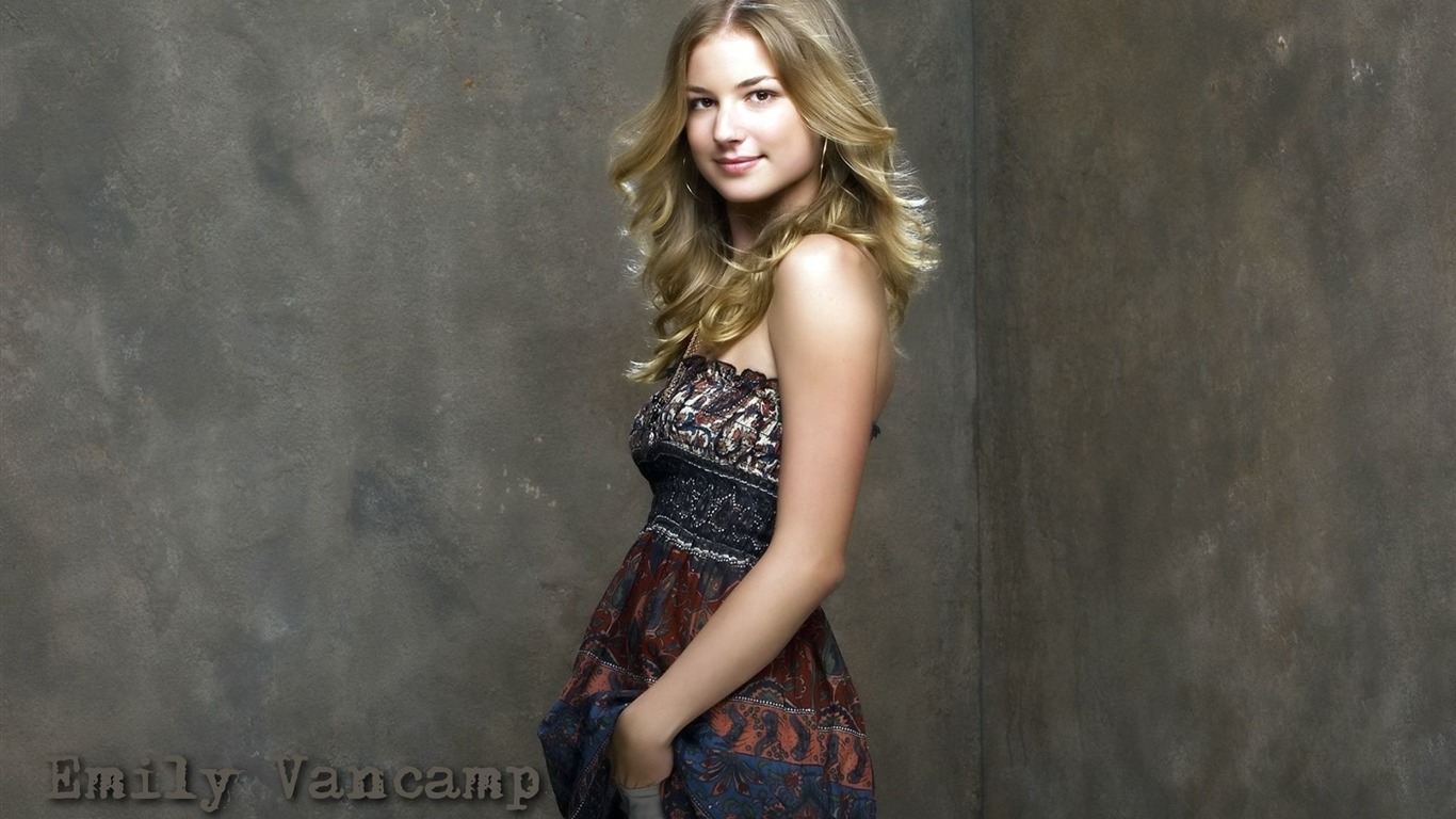 Emily VanCamp 艾米麗·萬凱普美女壁紙 #7 - 1366x768