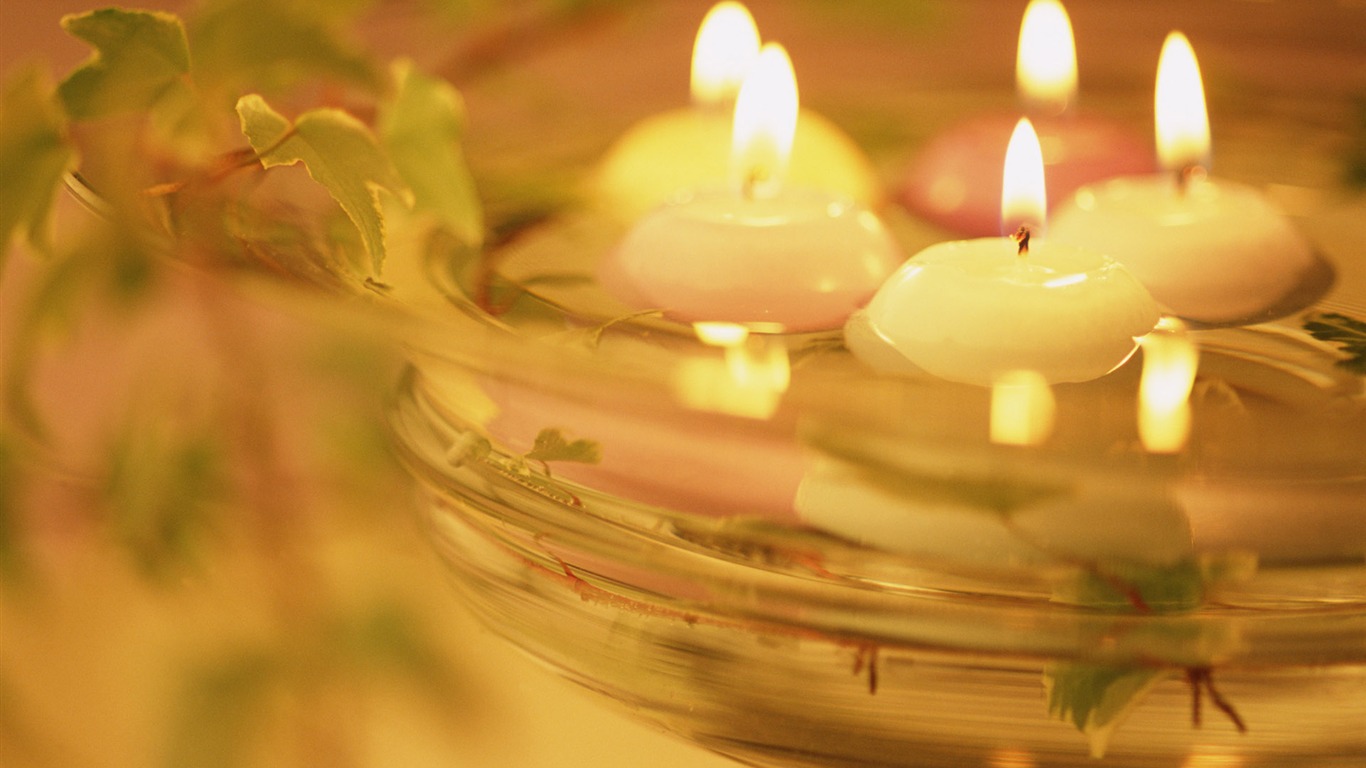 Candlelit wallpaper (5) #13 - 1366x768