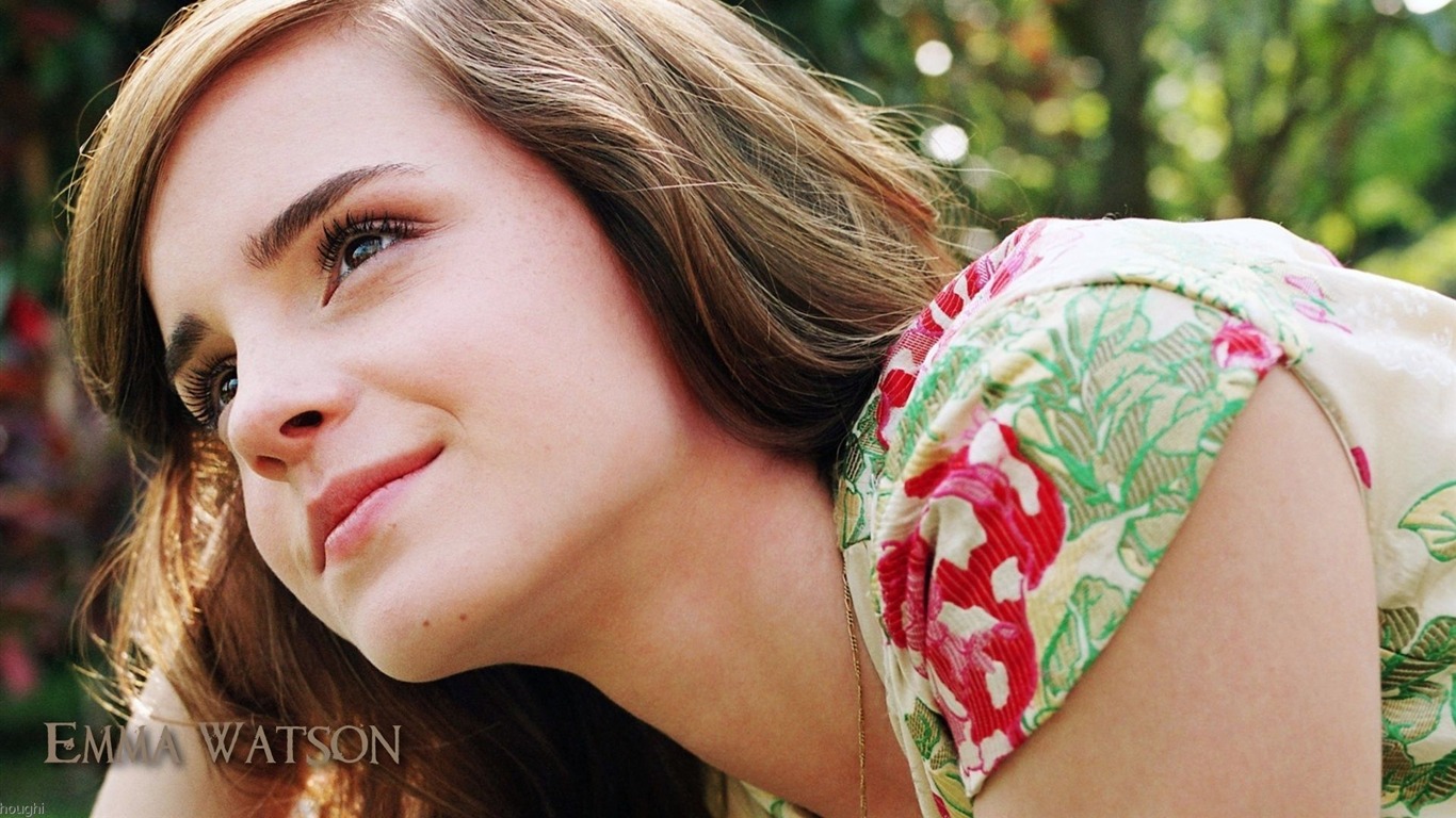 Emma Watson beautiful wallpaper #26 - 1366x768