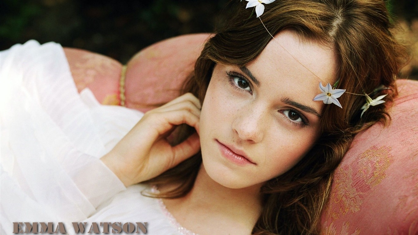 Emma Watson krásnou tapetu #27 - 1366x768