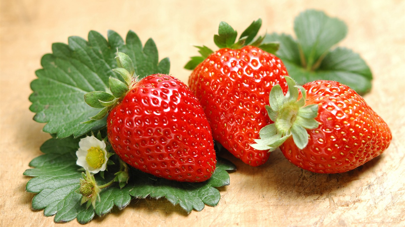 HD Wallpaper frischen Erdbeeren #5 - 1366x768