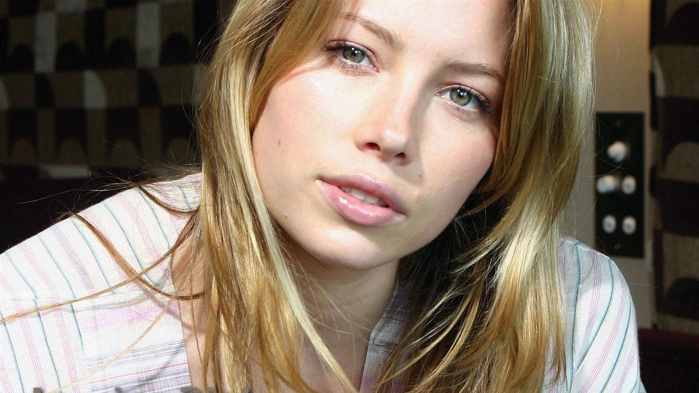 Jessica Biel beau fond d'écran #18 - 1366x768