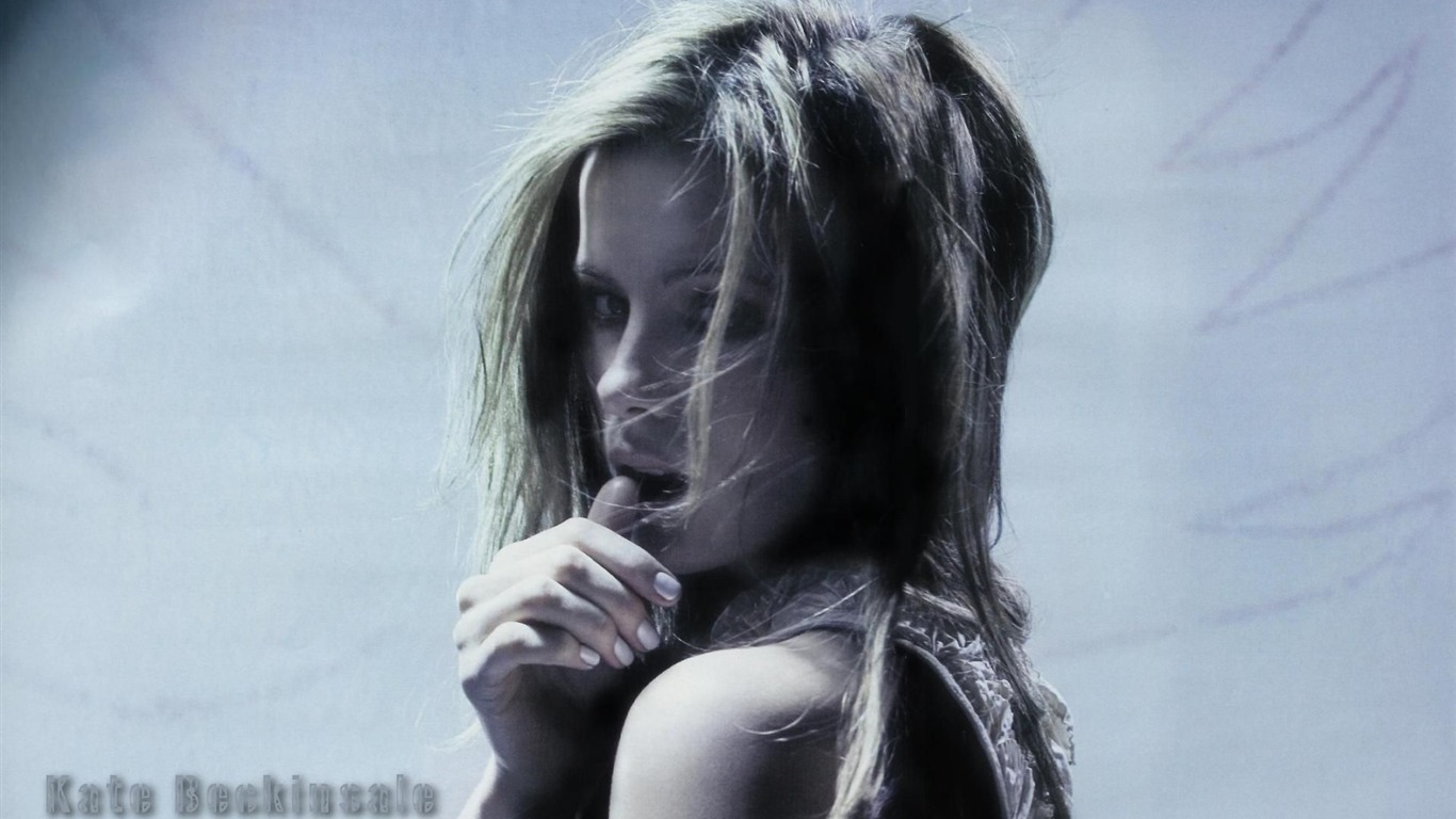 Kate Beckinsale krásnou tapetu #4 - 1366x768